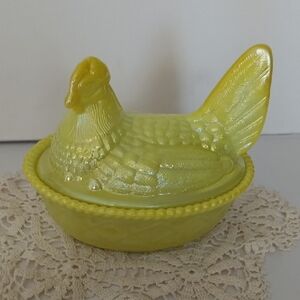 Dandelion Yellow Carnival Hen On Nest/ Mosser/ Westmoreland Mold